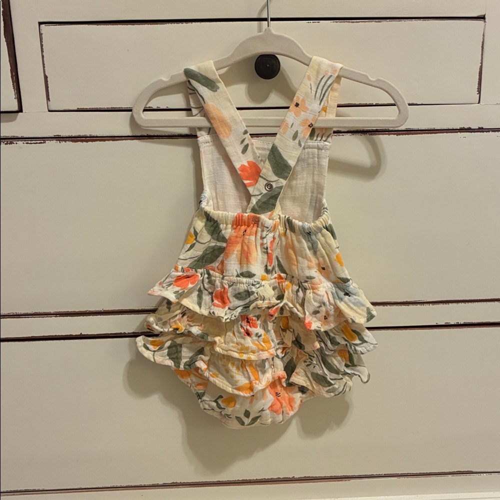 Angel Dear Floral Ruffled Romper - Picture 2 of 4
